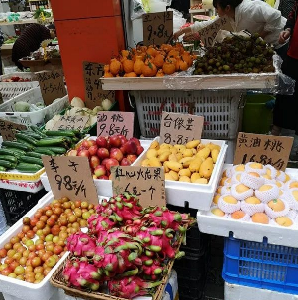 买1斤梨的钱，都快在武汉批发1斤小龙虾！