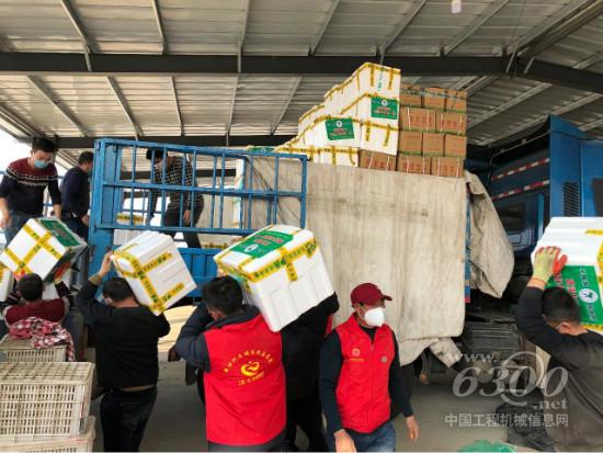 驰援武汉，临工集团捐赠150吨蔬菜已发出