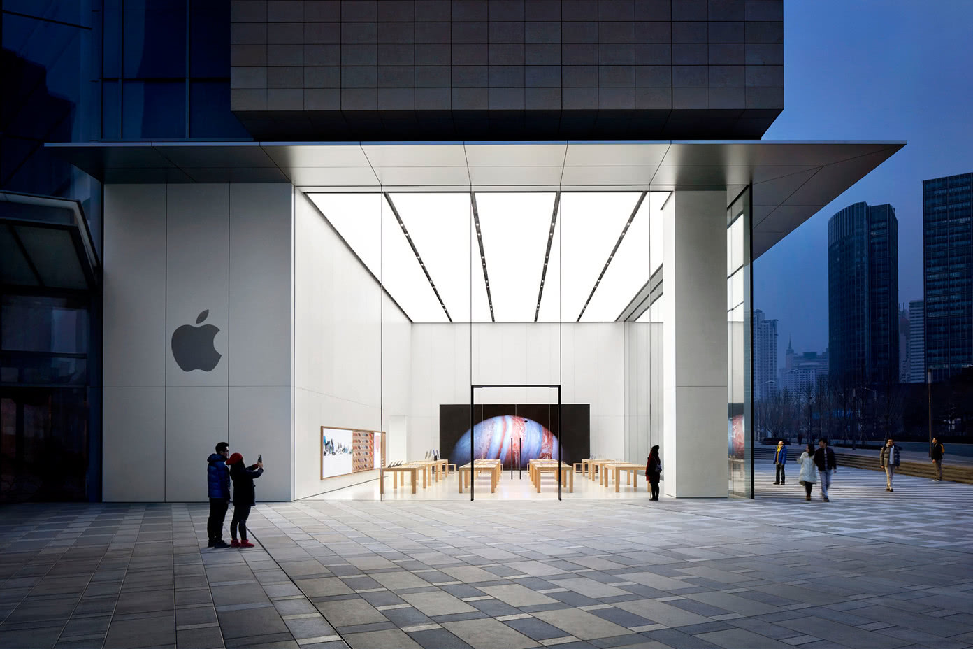 苹果宣布关闭全美所有Apple Store零售店，5月决定是否重新开启