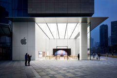 <b>苹果宣布关闭全美所有Apple Store零售店，5月决定是否重新开启</b>