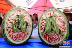 宁夏银川开展爱心公益助农行动 把西瓜玩出了花