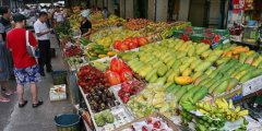 海口南北蔬菜市场33个批发商哄抬菜价被罚百万