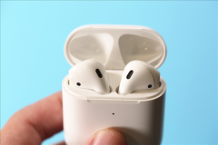 苹果变脸：AirPods耳机坏了 售后不能直接换！